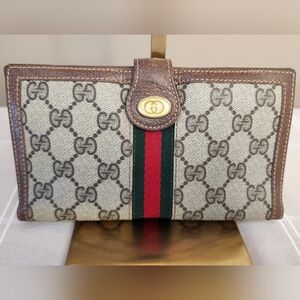 Gucci GG Supreme Monogram Wallet with Red and Green Ribbon Stripe